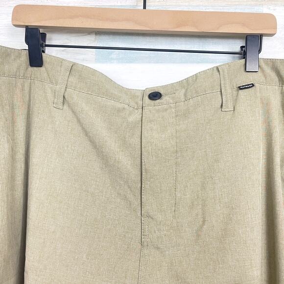 Hurley Phantom Walk Shorts Khaki Beige 9.5" Inseam Quick Dry Stretch Mens 40 - Picture 2 of 8